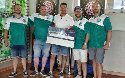 2 Scheckübergaben unseres Dartclubs